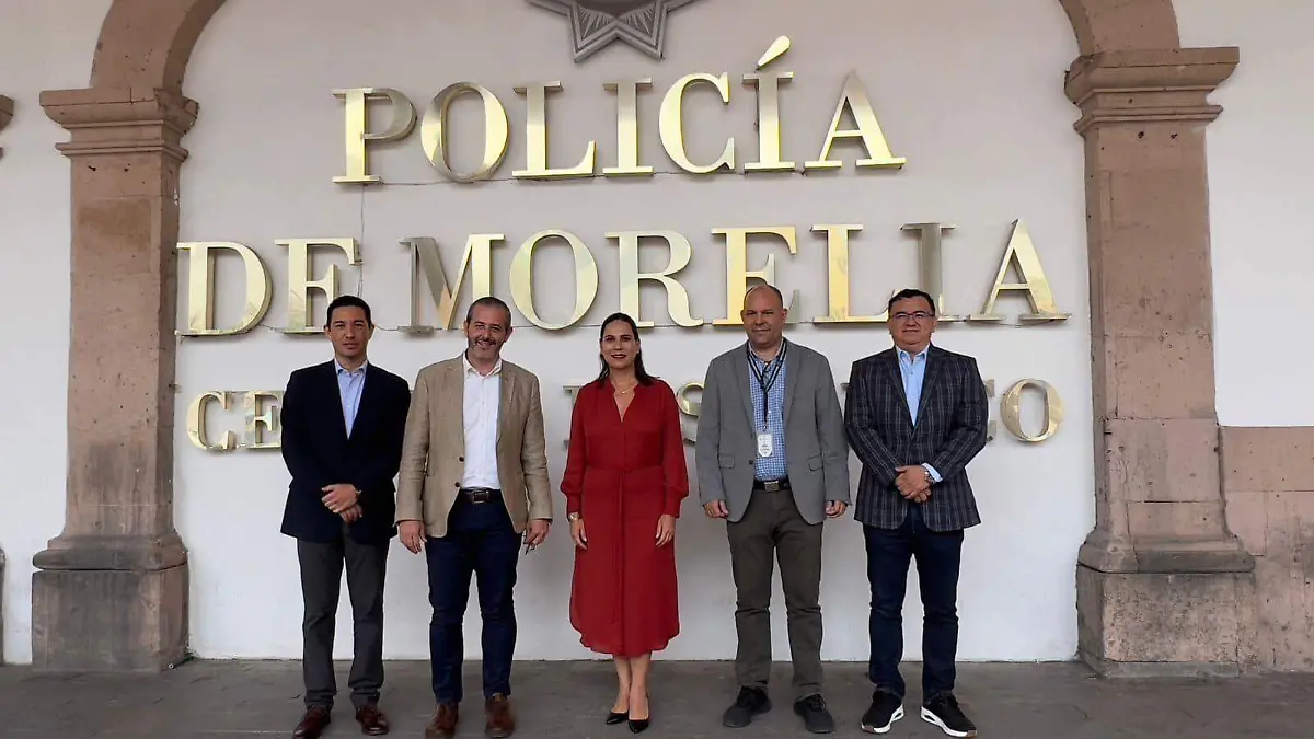 Se reúne Lorena Alfaro con Alejandro González, comisionado municipal de Seguridad de Morelia (2)